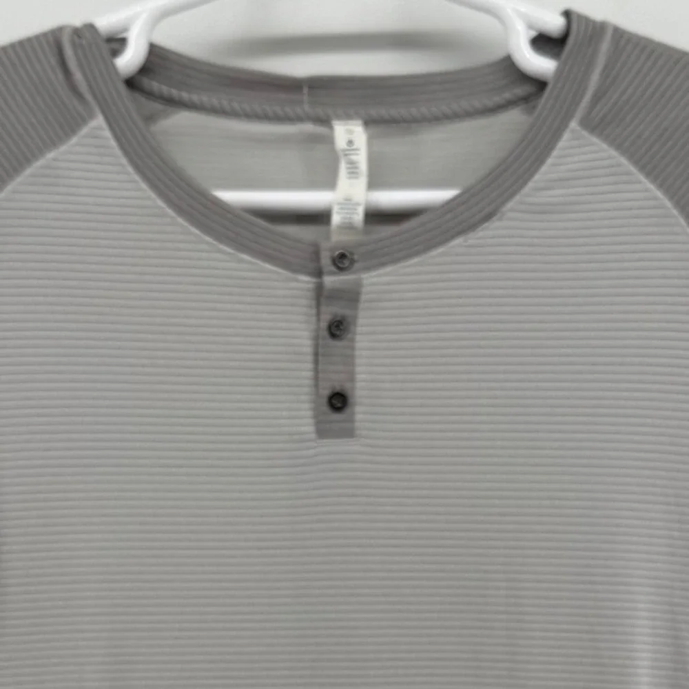 Lululemon Swiftly Tech Henley Long Sleeve Grey Stripe Anti-Odor Shirt Size‎ 10